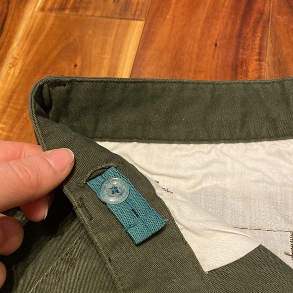 NEW Boy’s Size 14 Cotton with Stretch Short from Old Navy in Khaki Green - Picture 4 of 7
